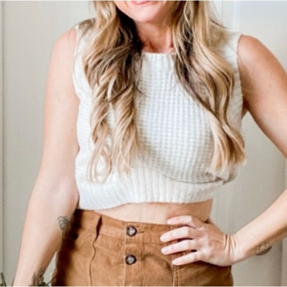 Jessica Simpson cropped sweater vest - LARGE